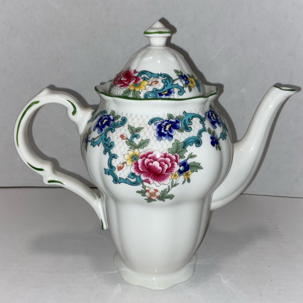 Royal Doulton FLORADORA GREEN TC1127 Tea pot with Handle and lid